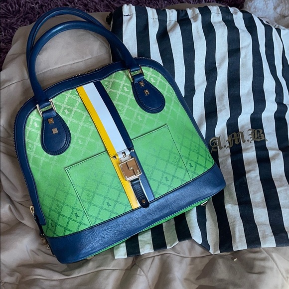 Do not buy unless your Sara. Lol this is a trade - Picture 3 of 12